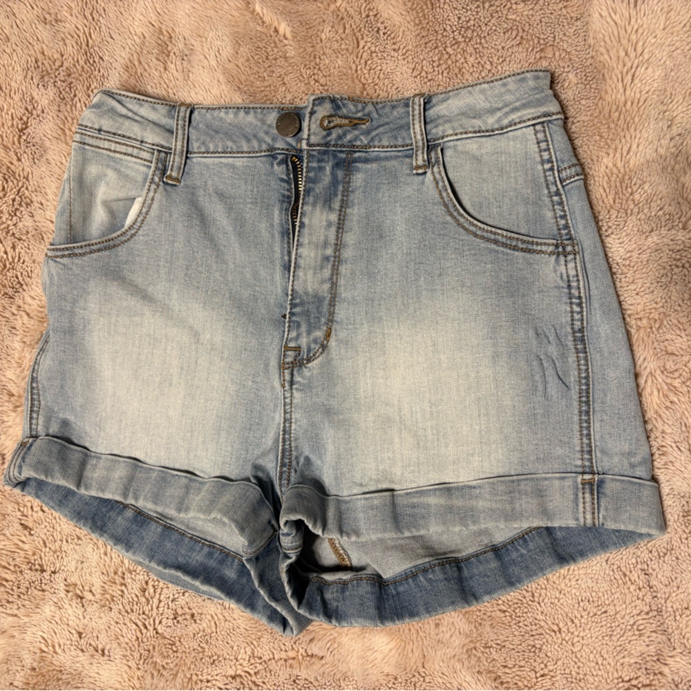 Kendall & Kylie Jean shorts, size 27